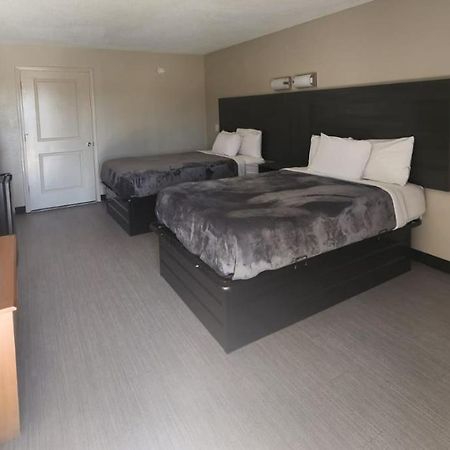 Executive Inn Ferry Pass Екстериор снимка