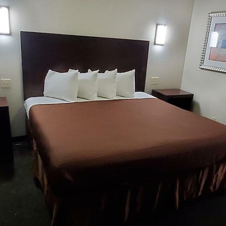 Executive Inn Ferry Pass Екстериор снимка