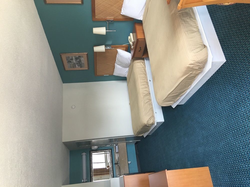 Executive Inn Ferry Pass Екстериор снимка