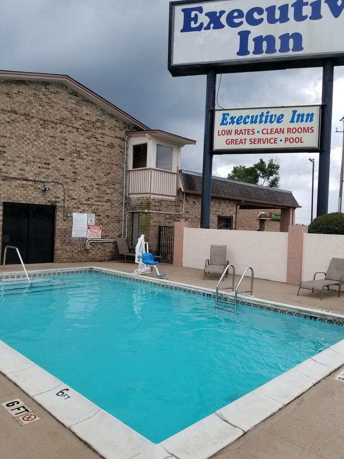Executive Inn Ferry Pass Екстериор снимка