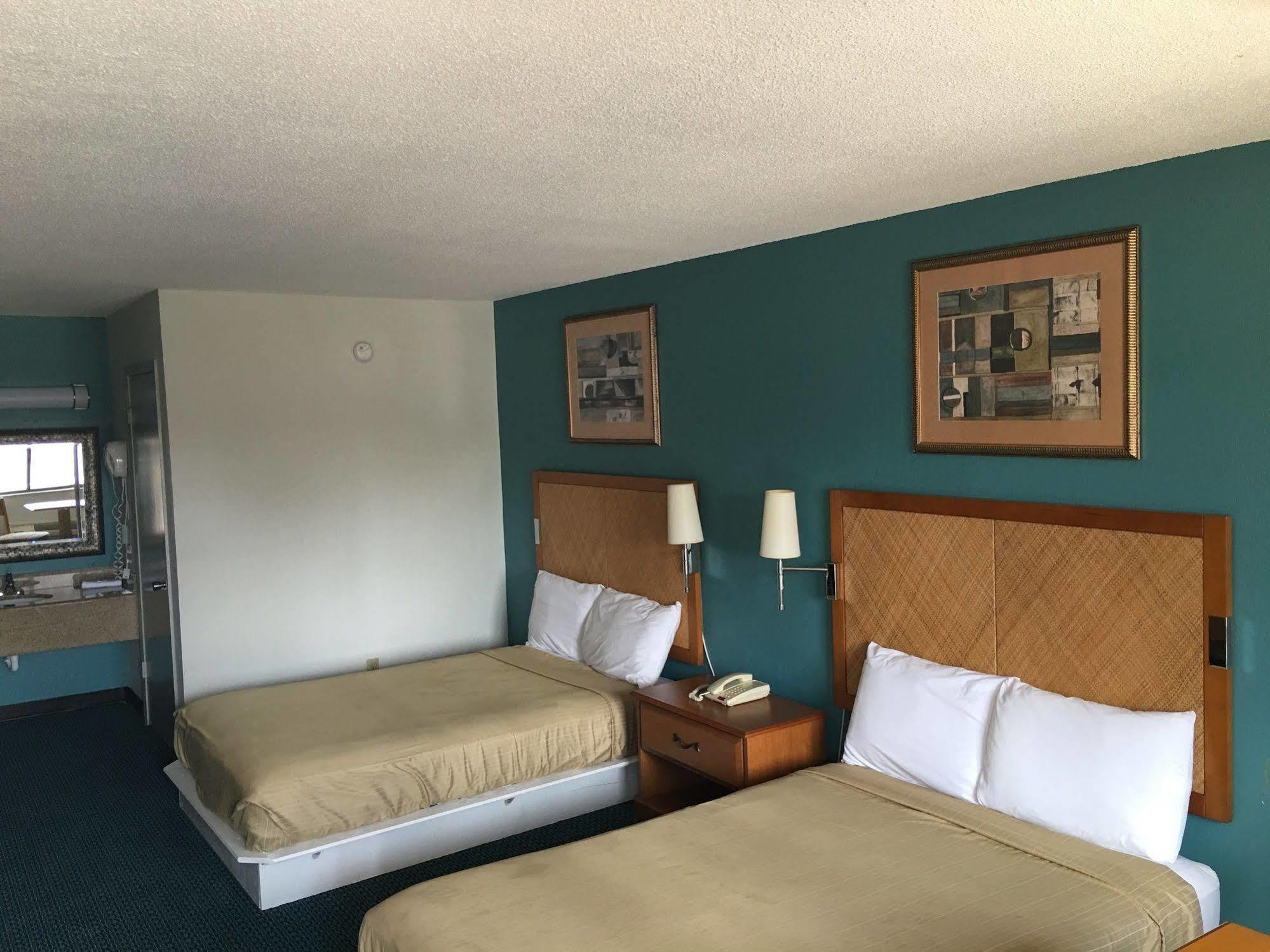Executive Inn Ferry Pass Екстериор снимка