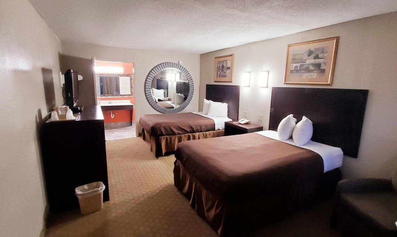 Executive Inn Ferry Pass Екстериор снимка
