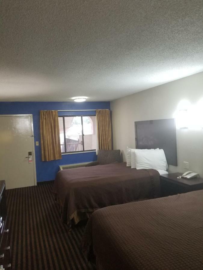 Executive Inn Ferry Pass Екстериор снимка